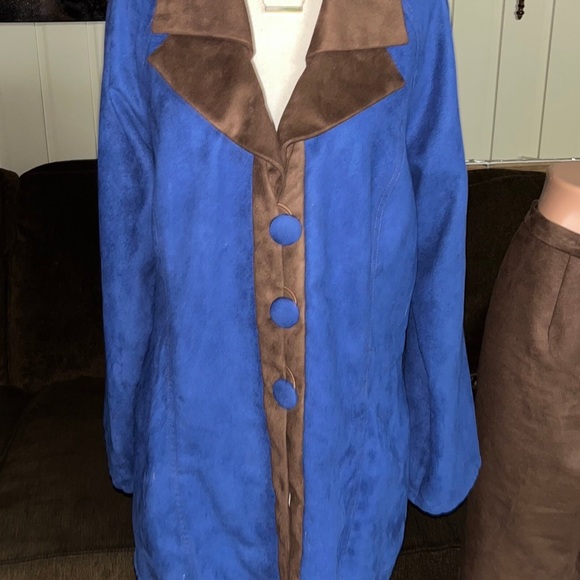 Dianaira • Size 12 • 3 Piece Outfit • Leather • Blazer/Blouse/Pants • Brown/Blue - Picture 8 of 16